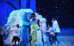 冬奥会闭幕式片尾小姐姐,传承冰雪魅力，点亮青春梦想